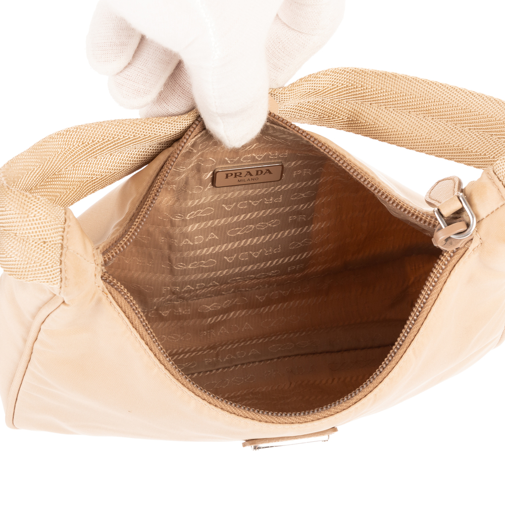 Prada Re-Edition Nylon - Picture 9 of 11